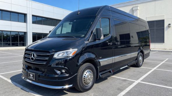 10 passenger sprinter van fargo