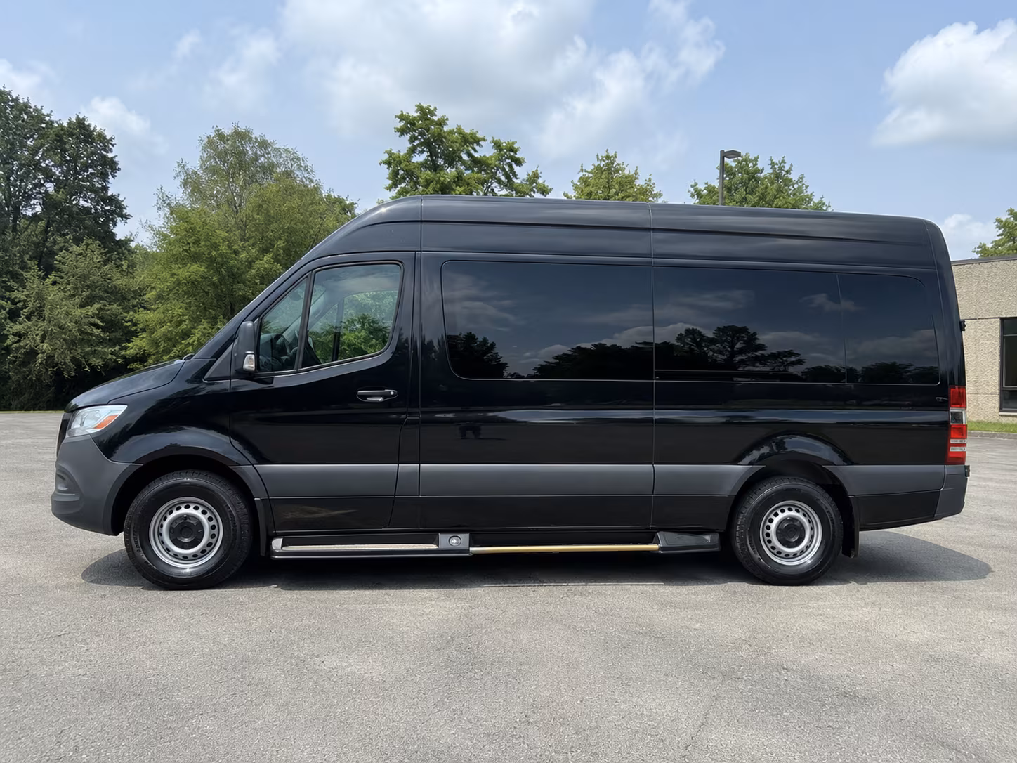 fargo 18 passenger sprinter van