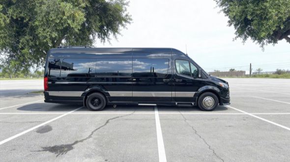 sprinter limousine fargo